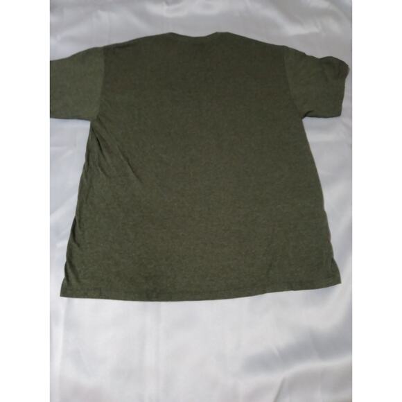 Mad Engine Legend Santa Holding A Boom Box Graphic Tee Size Large Gray - Picture 8 of 8